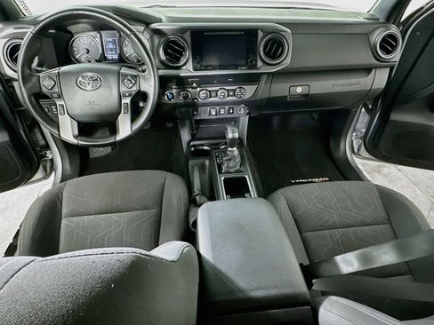 Used 2019 Toyota Tacoma TRD Sport AWD/4WD image 16