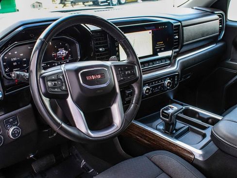 Used 2025 GMC Sierra 1500 Elevation image 15
