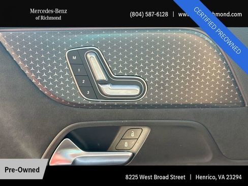 Used 2024 Mercedes-Benz EQB 300 4MATIC image 19