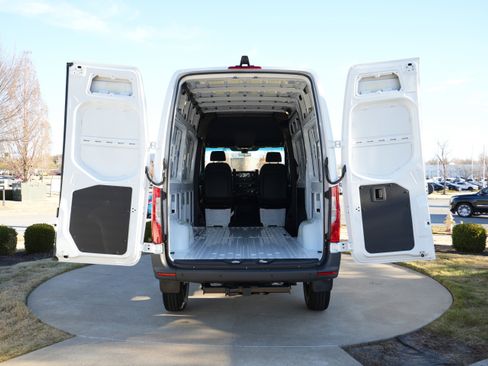 New 2026 Mercedes-Benz Sprinter 2500 image 17