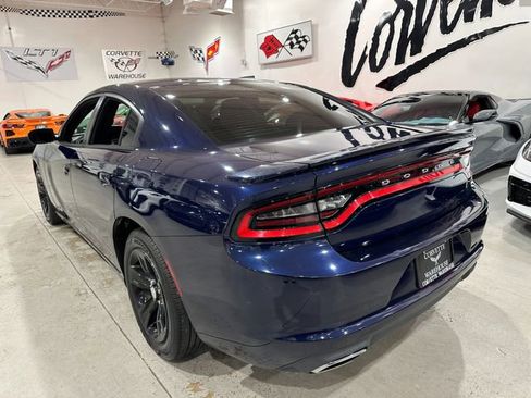 Used 2015 Dodge Charger SE w/ Sport Appearance Group image 3