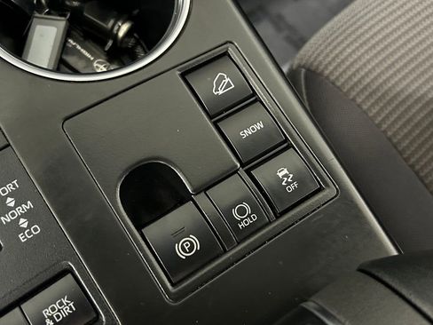 Used 2023 Toyota Highlander L image 52