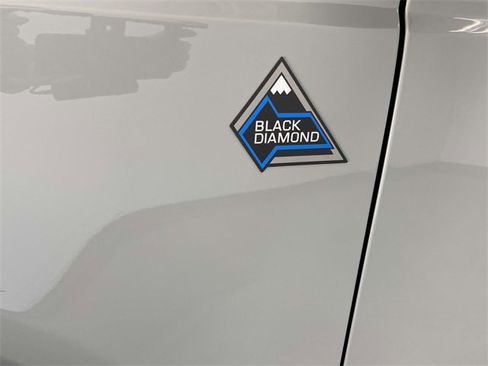Used 2023 Ford Bronco Black Diamond image 9