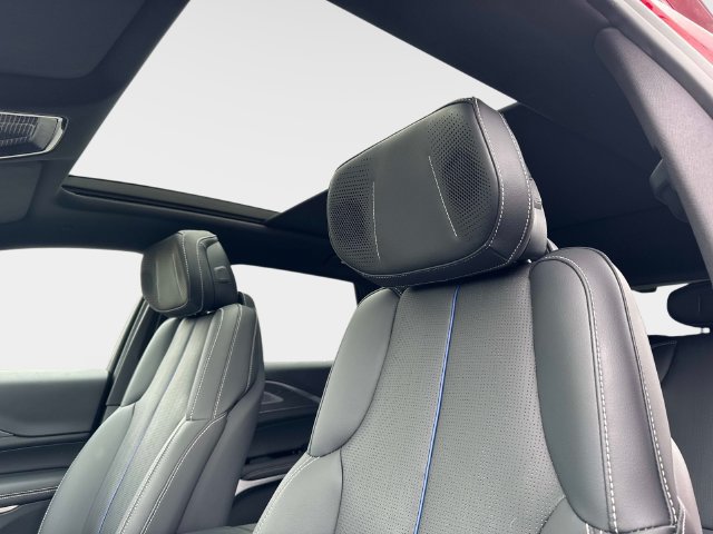 Certified 2024 Cadillac Lyriq Luxury w/ LPO, Floor Liner Package AWD/4WD image 18