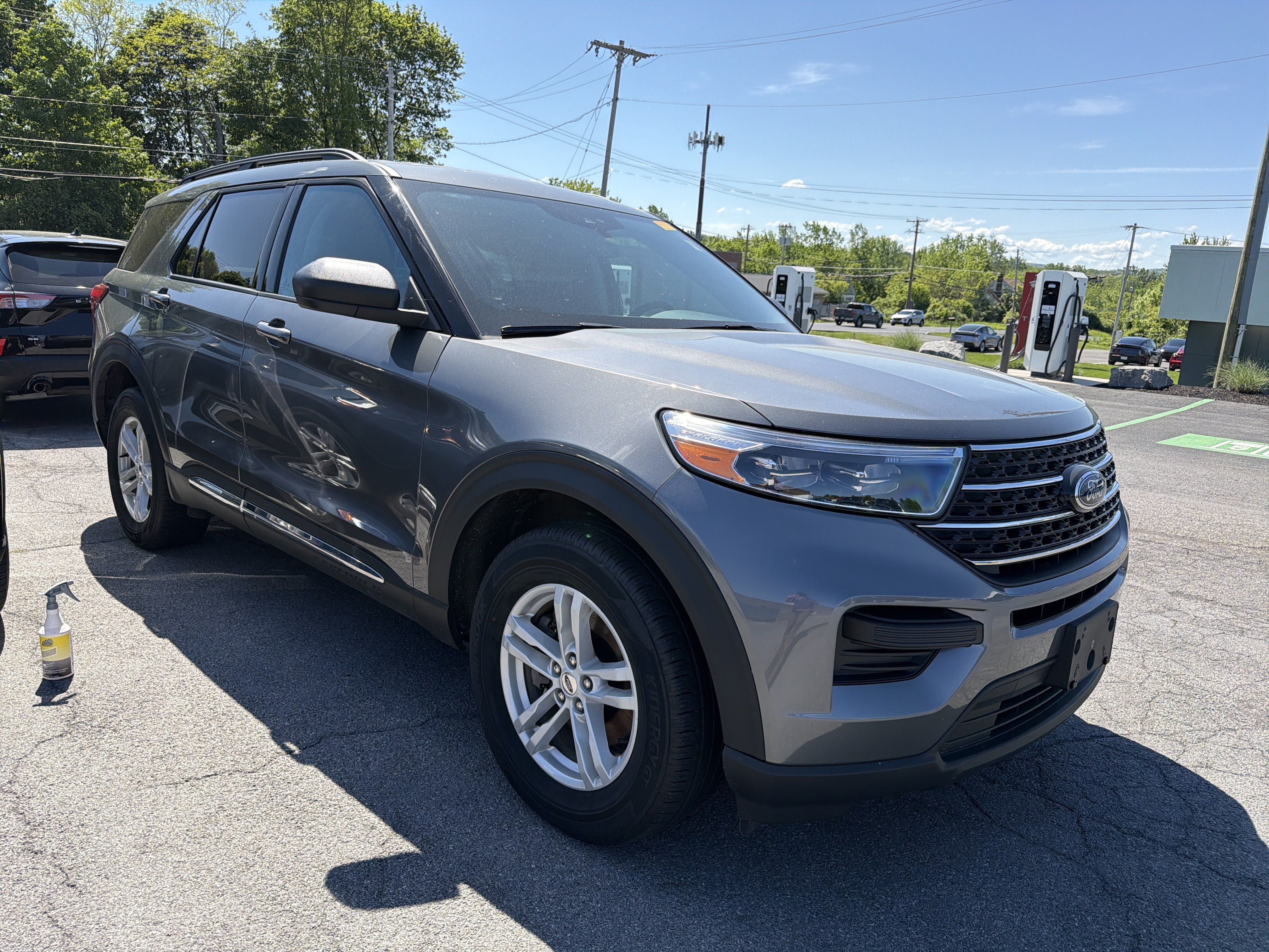 Used 2023 Ford Explorer XLT w/ Class IV Trailer Tow Package AWD/4WD image 2