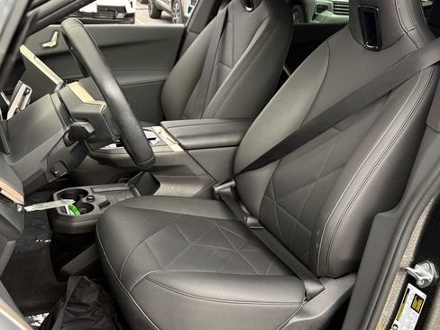 Used 2024 BMW iX xDrive50 w/ Convenience Package image 25