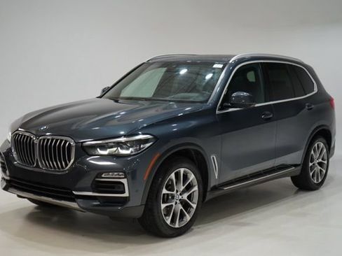 Used 2021 BMW X5 xDrive40i w/ Premium Package image 3