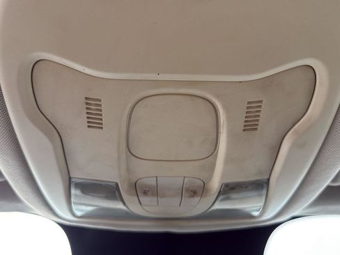 Used 2019 Jeep Renegade Sport FWD image 27