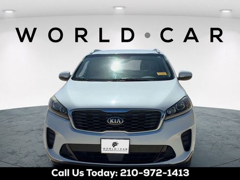 Used 2020 Kia Sorento LX w/ LX I4 Convenience Package FWD image 2