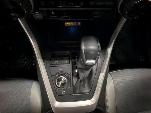 Used 2024 Toyota RAV4 Limited w/ Advanced Technology Package AWD/4WD image 17
