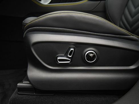 New 2025 Maserati Grecale Modena image 40