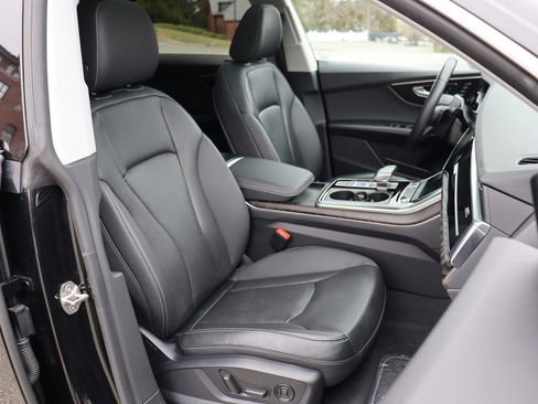 Used 2022 Audi Q8 Premium Plus w/ Premium Plus Package AWD/4WD image 20