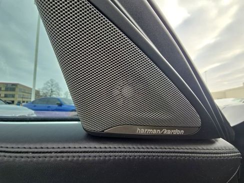 Used 2015 BMW 750Li xDrive image 32