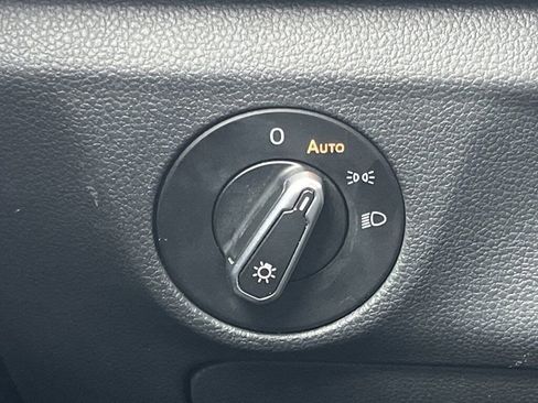 Used 2024 Volkswagen Jetta SE image 13