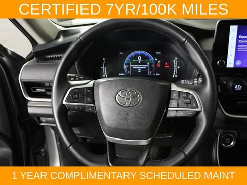 Used 2025 Toyota Grand Highlander AWD image 20