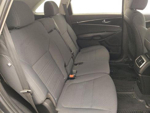 Used 2019 Kia Sorento AWD V6 image 19