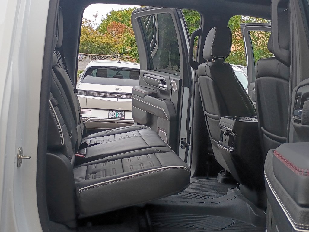 Used 2025 GMC Sierra 2500 AT4X w/ AT4X AEV Edition AWD/4WD image 18