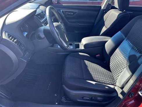 Used 2017 Nissan Altima 2.5 SV w/ Convenience Package image 11