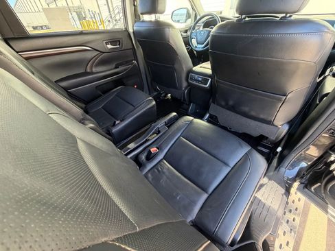 Used 2015 Toyota Highlander Limited image 20