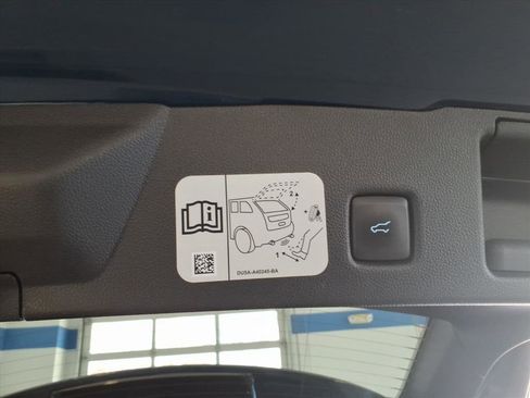 Used 2020 Ford Escape SEL image 17