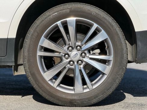 Used 2024 Cadillac XT5 Premium Luxury image 3