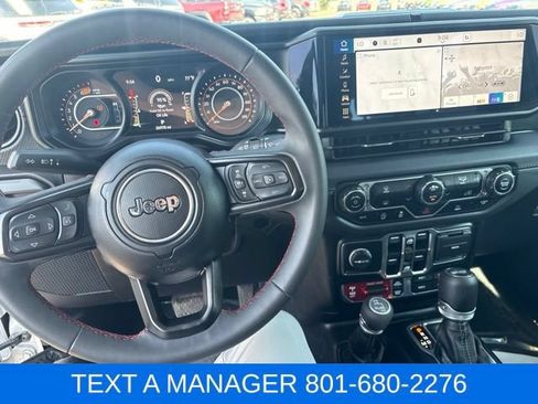 Used 2024 Jeep Wrangler Unlimited Rubicon AWD/4WD image 12