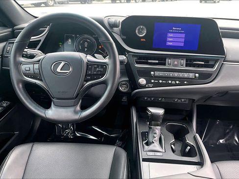 Used 2024 Lexus ES 300h w/ Premium Package image 16