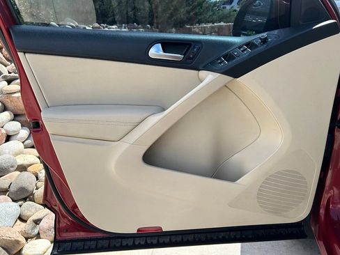 Used 2016 Volkswagen Tiguan SE FWD image 21