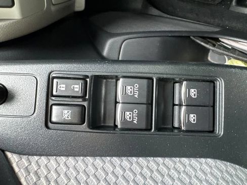 Used 2017 Subaru Forester 2.5i Premium AWD/4WD image 11