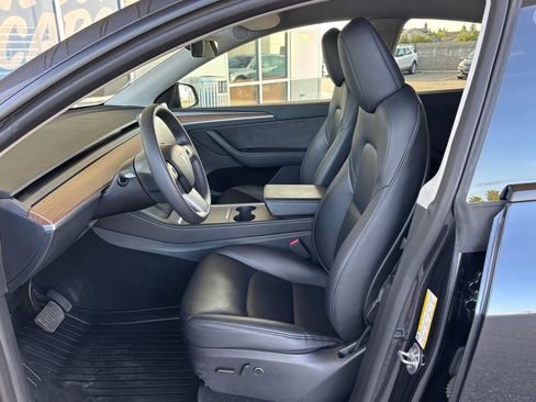 Used 2024 Tesla Model Y Long Range image 17