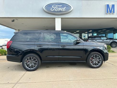 New 2025 Ford Expedition Platinum w/ Stealth Performance Package AWD/4WD image 7