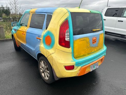 Used 2013 Kia Soul + image 2