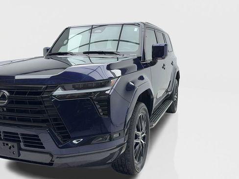 Used 2025 Lexus GX 550 image 3