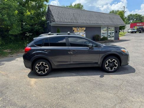 Used 2017 Subaru Crosstrek 2.0i Limited AWD/4WD image 4