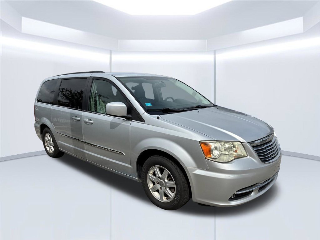 Used 2012 Chrysler Town & Country Touring w/ Entertainment Group #1 FWD image 3