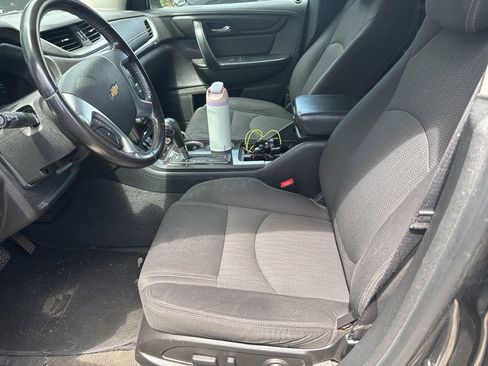 Used 2017 Chevrolet Traverse LT FWD image 9