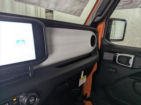 New 2025 Jeep Gladiator Sport image 40