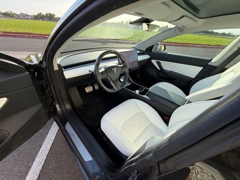 Used 2018 Tesla Model 3 Long Range AWD/4WD image 8