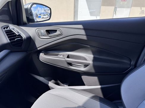 Used 2019 Ford Escape S image 14