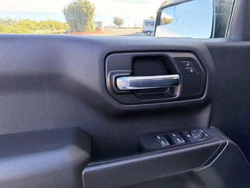 Used 2021 Chevrolet Silverado 1500 Custom image 10