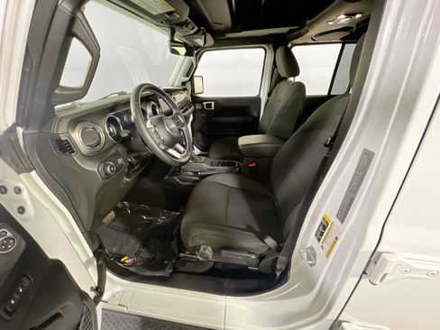Used 2023 Jeep Wrangler Sahara w/ Safety Group image 21