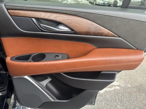 Used 2019 Cadillac Escalade Premium Luxury image 24