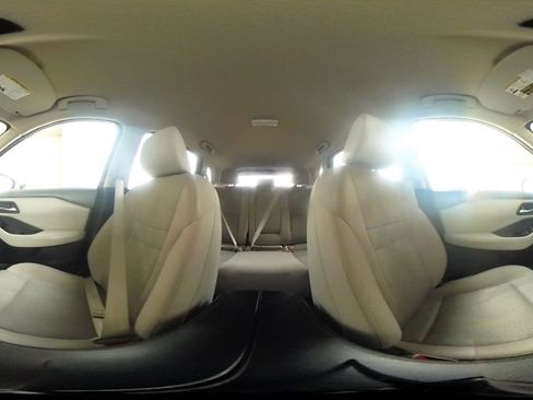 Used 2025 Nissan Rogue SV image 44