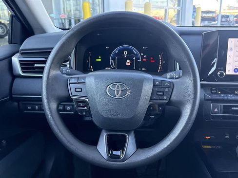 Used 2025 Toyota Camry LE image 17