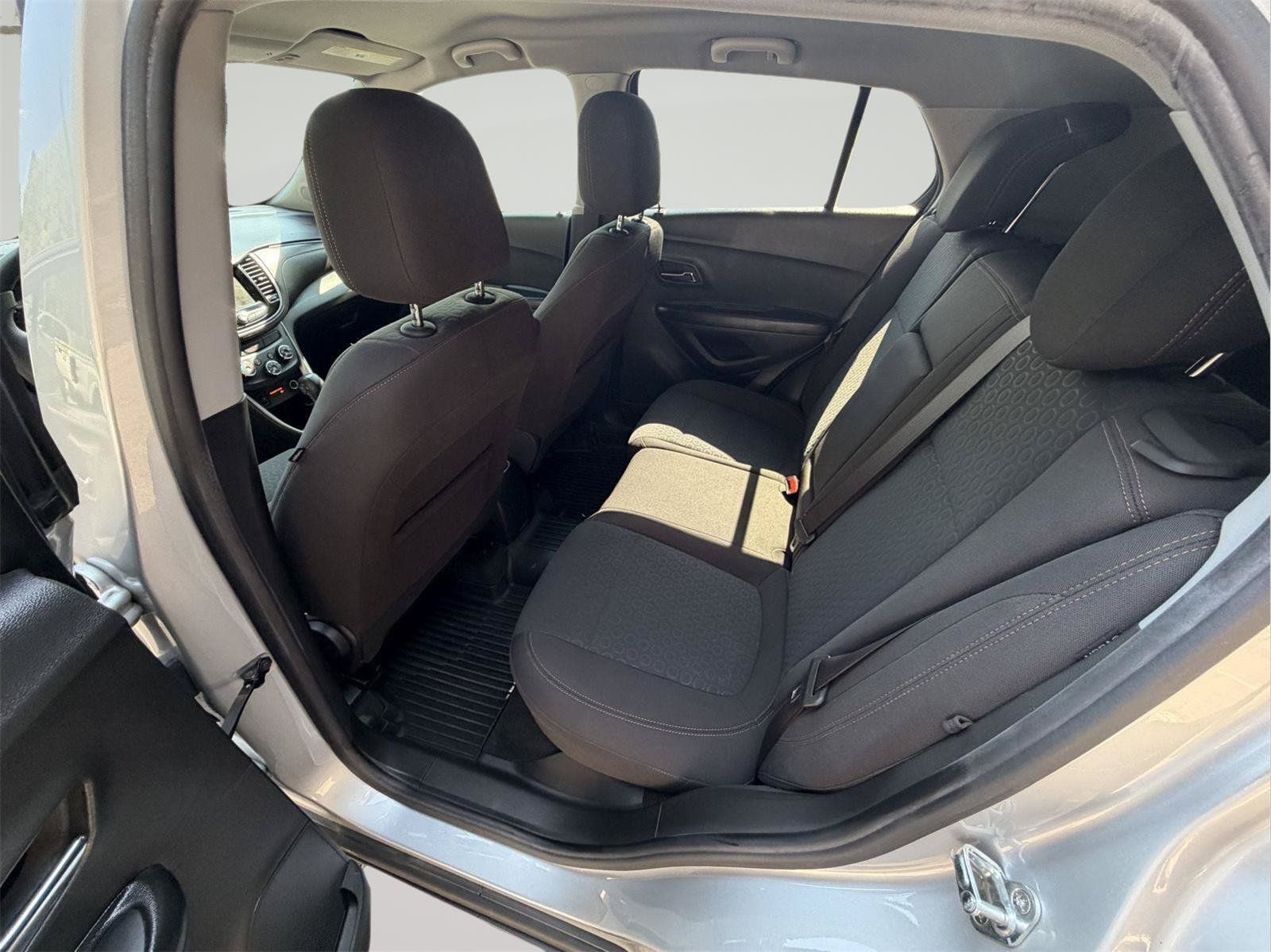 Used 2022 Chevrolet Trax LS w/ Tint and Cruise Package FWD image 27