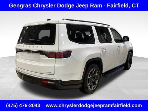 Certified 2024 Jeep Wagoneer Series III AWD/4WD image 6