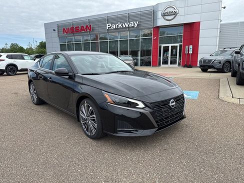 New 2026 Nissan Altima 2.5 SV w/ SV Premium Package FWD image 1