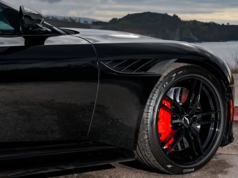 Used 2023 Aston Martin DBS Coupe RWD image 8