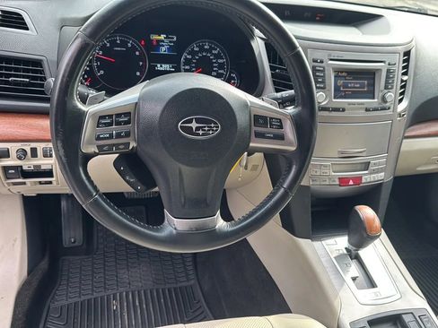 Used 2013 Subaru Outback 2.5i Limited w/ Popular Pkg 1A image 9
