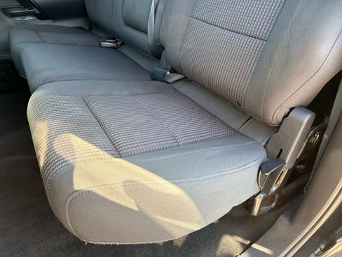 Used 2012 Nissan Titan SV w/ SV Value Truck Pkg image 12